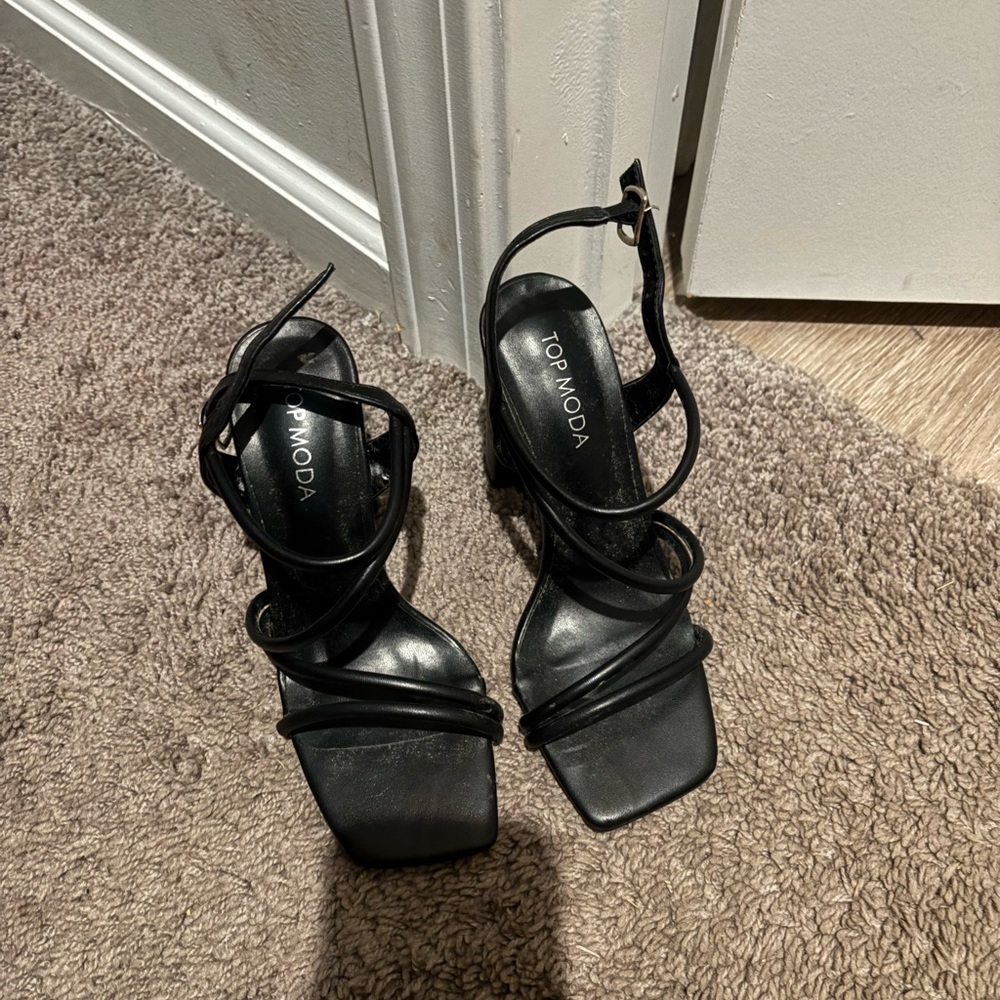 TOP Moda Elegant Black Heels